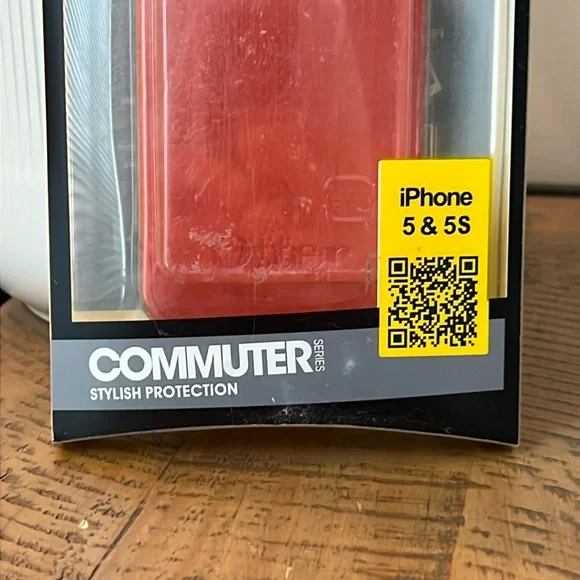 New - OtterBox Commuter for iPhone 5 / 5s - Picture 2 of 4